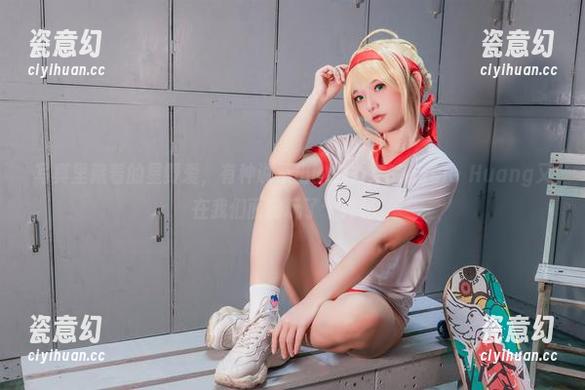 写真里藏着的星野爱，有种说不出的魅力，Messie Huang又在我们面前玩了个神秘。